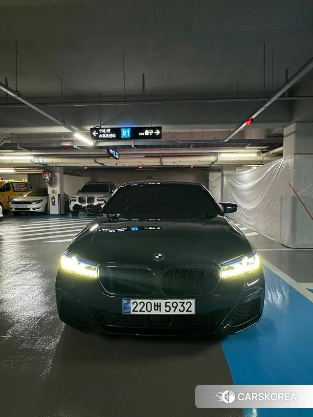 BMW 5 Series (G30) 2020 Черный из Кореи