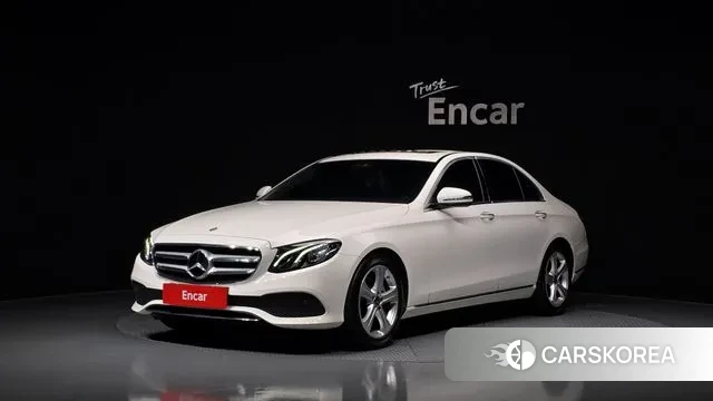 Mercedes-Benz E-Class W213 2018 Белый из Кореи