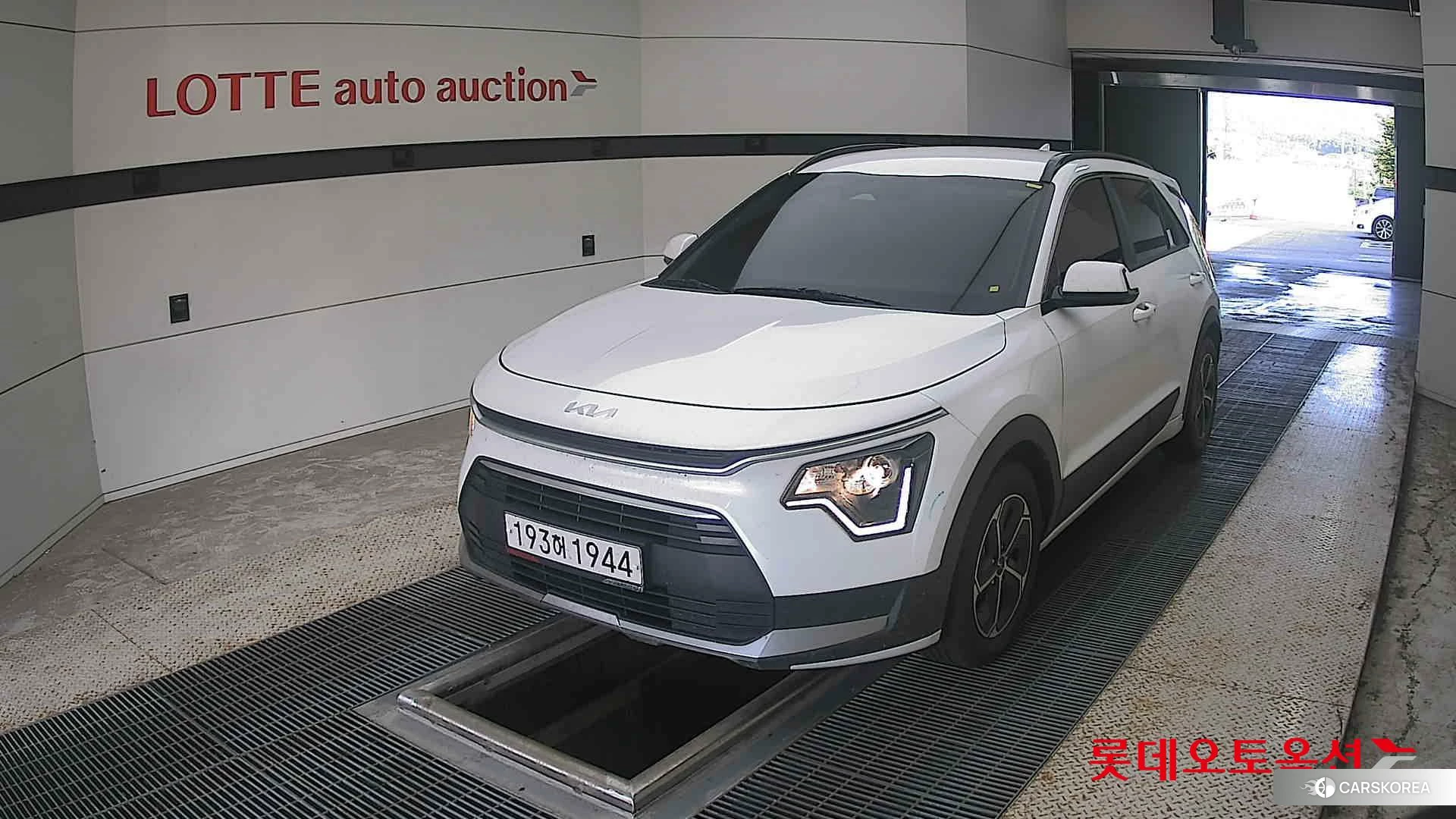 Kia Niro Hybrid 2022 Snow White Pearl (optional) из Кореи