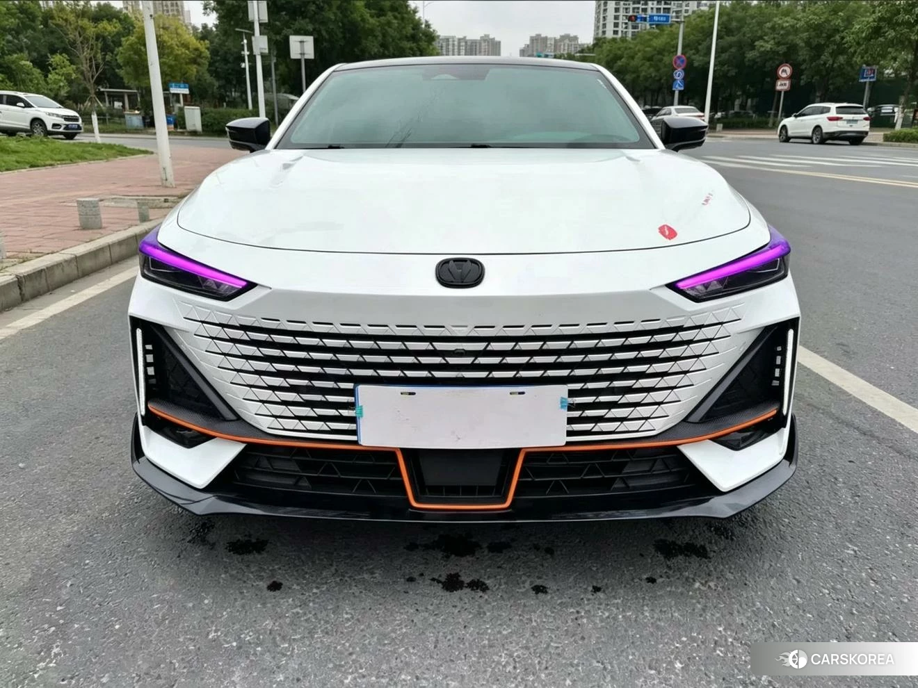 Chang'an UNI-V 2022 Белый из Китая