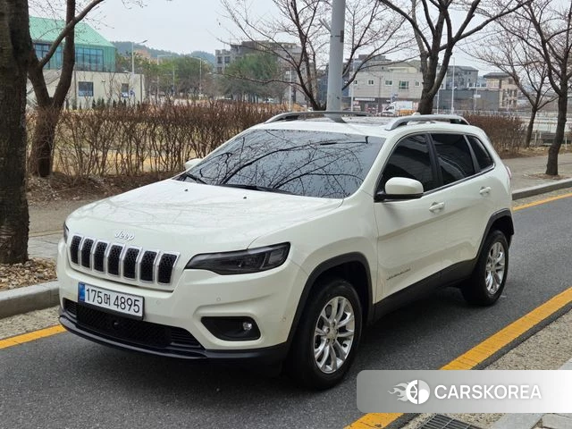 Jeep Cherokee (KL) 2018 Жемчужный цвет из Кореи