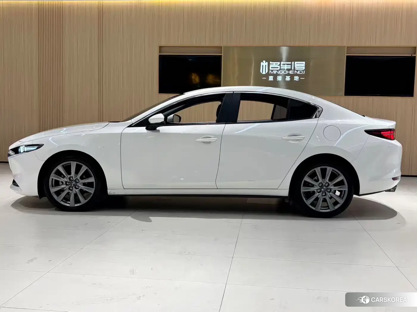 Mazda 3 2025 Белый из Китая