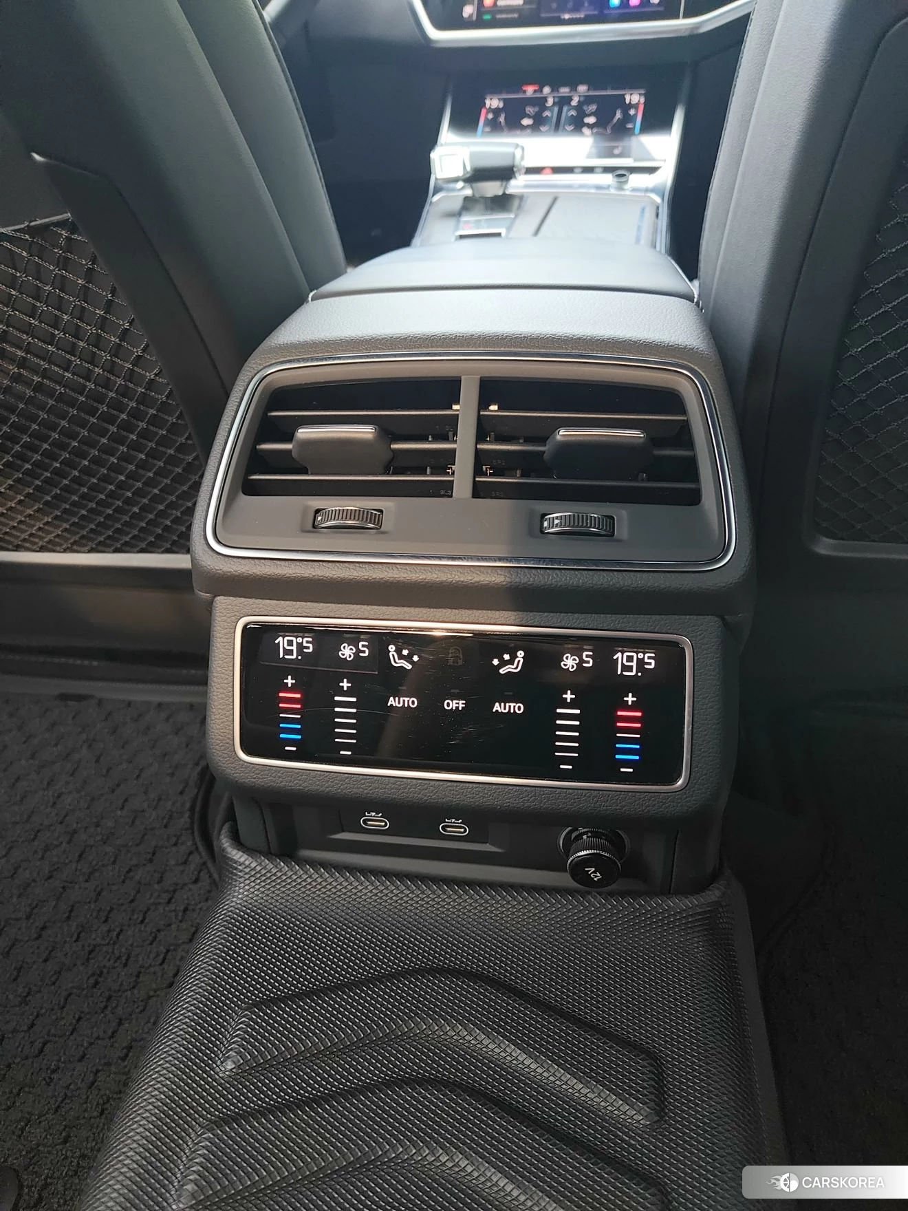 Audi A6L 2023 Черный из Китая