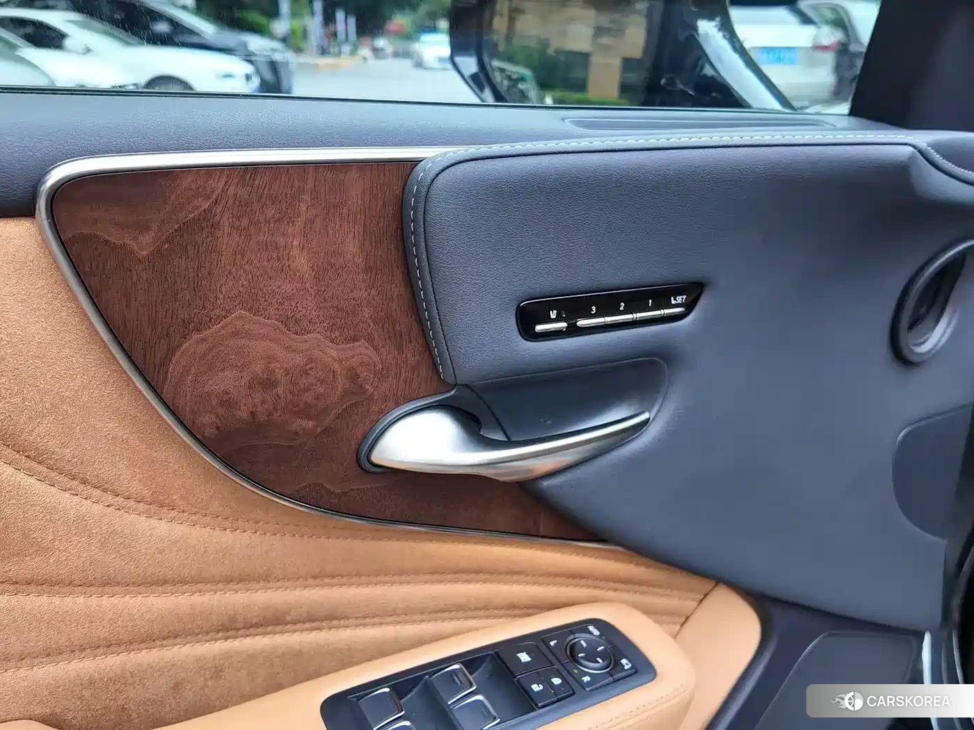 Lexus LS 2022 Черный из Китая