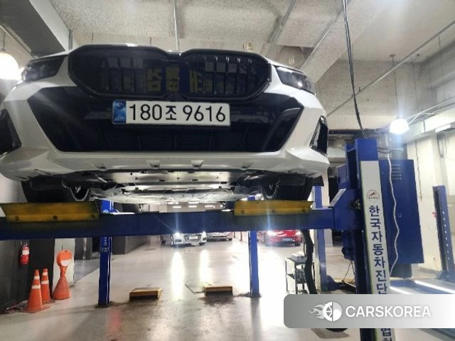 BMW 5 Series (G60) 2025 Белый из Кореи