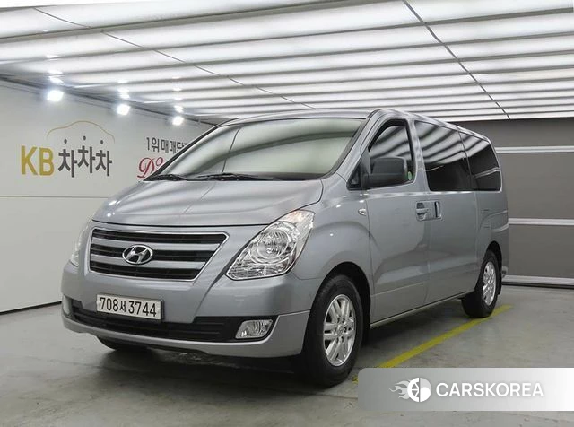 Hyundai Grand Starex 2018 Серебряный из Кореи