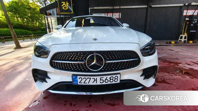 Mercedes-Benz E-Class W213 2022 Белый из Кореи