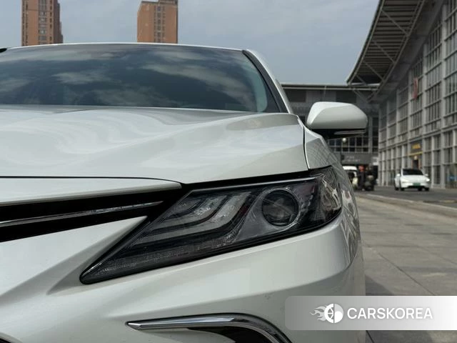 Toyota Camry 2022 Белый из Китая