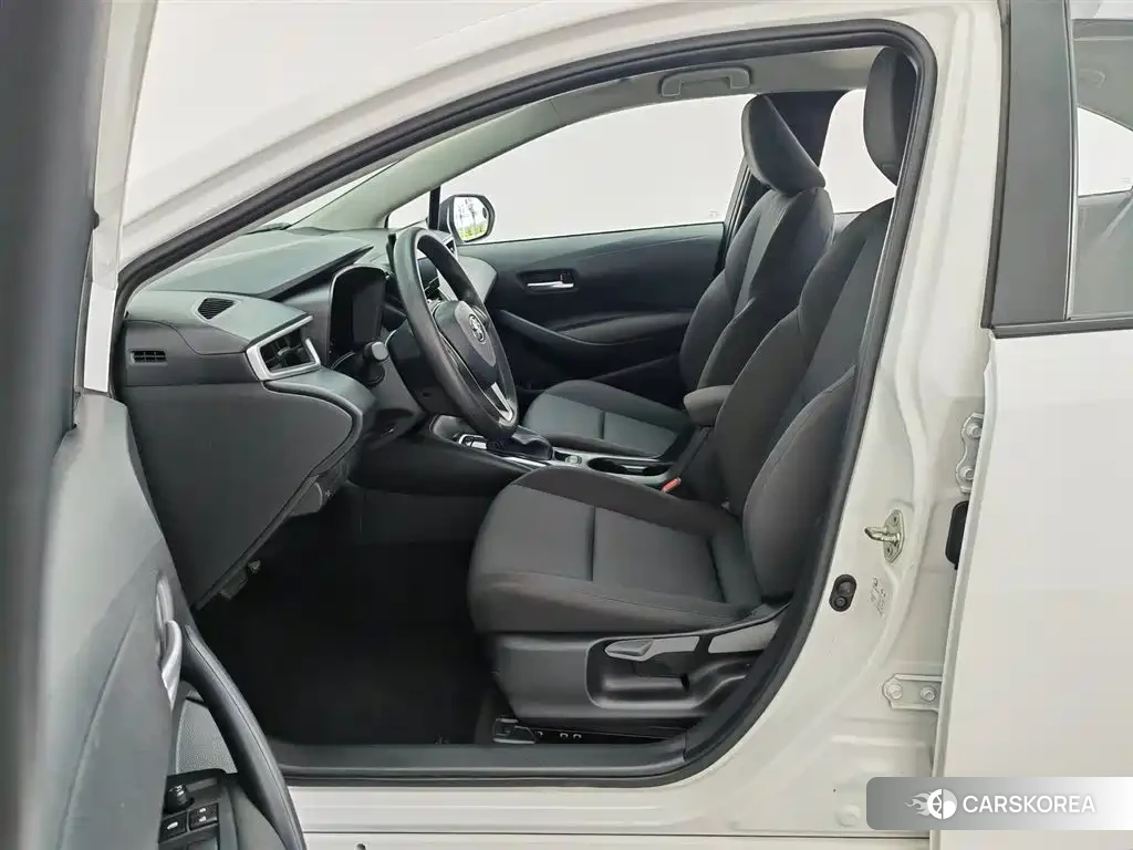Toyota Levin 2023 Белый из Китая