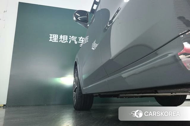 Ideal car Ideal L8 2025 Темно-серый из Китая