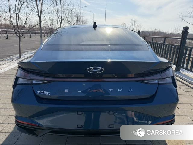 Hyundai Elantra 2023 Синий из Китая