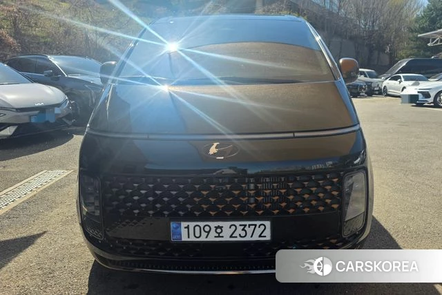 Hyundai Staria 2025 Черный из Кореи