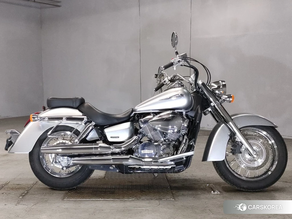 Проданный Honda SHADOW 400 CLASSIC 2011 из Японии, фото 2