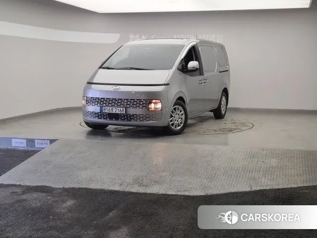 Hyundai Staria 2023 Серебристо-серый из Кореи