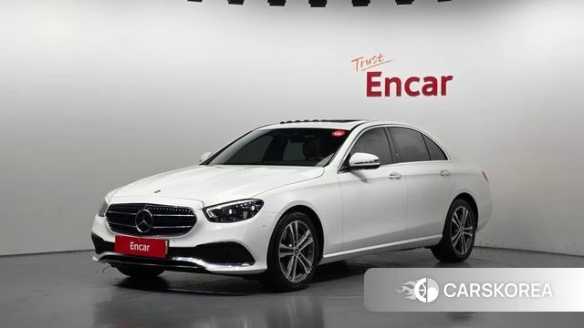 Mercedes-Benz E-Class W213 2021 Белый из Кореи