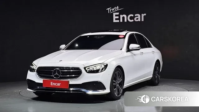 Mercedes-Benz E-Class W213 2021 Белый из Кореи