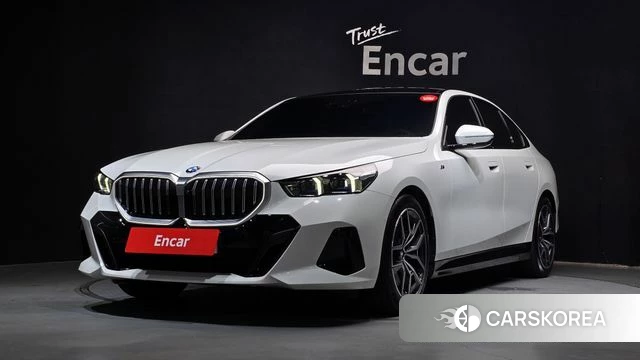 BMW 5 Series (G60) 2025 Белый из Кореи