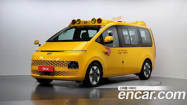Hyundai Staria 2023 Желтый из Кореи