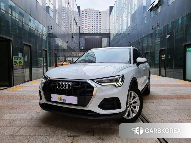 Audi Q3 (F3) 2022 Белый из Кореи
