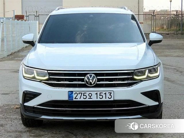Volkswagen Tiguan second Generation 2022 Белый из Кореи