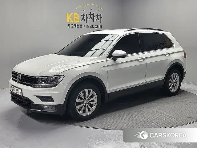 Volkswagen Tiguan second Generation 2018 Белый из Кореи