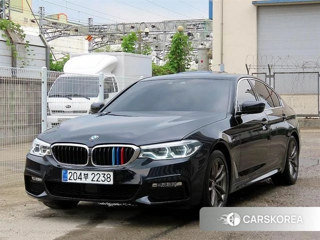 BMW 5 Series (G30) 2018 Черный из Кореи