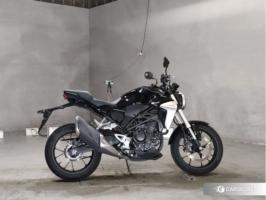 Проданный Honda CB250R 2018 из Японии, фото 2