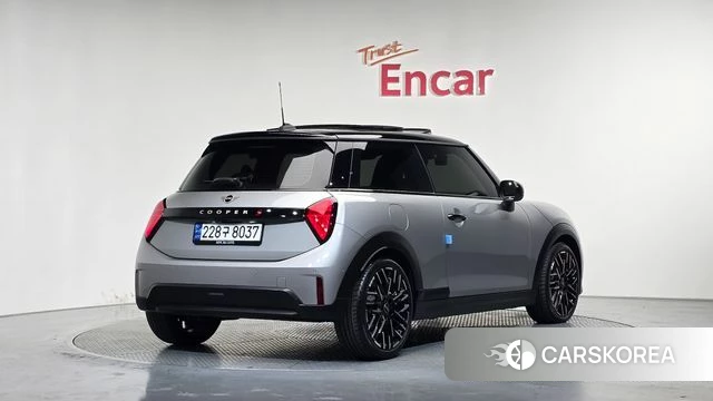 Mini Cooper S 4th Generation 2024 Серебристо-серый из Кореи