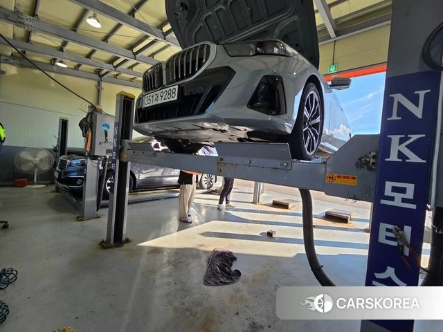 BMW 5 Series (G60) 2024 Серый из Кореи