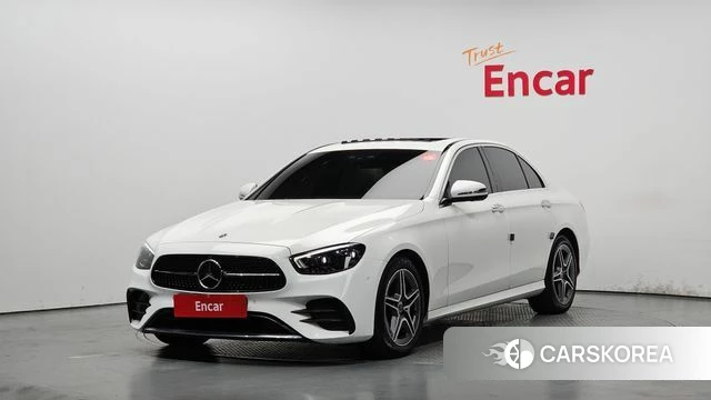 Mercedes-Benz E-Class W213 2023 Белый из Кореи