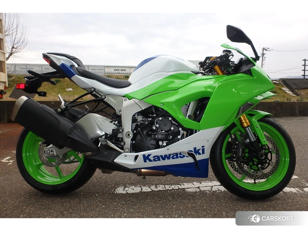 Проданный Kawasaki NINJA ZX-6R 2024 из Японии, фото 2
