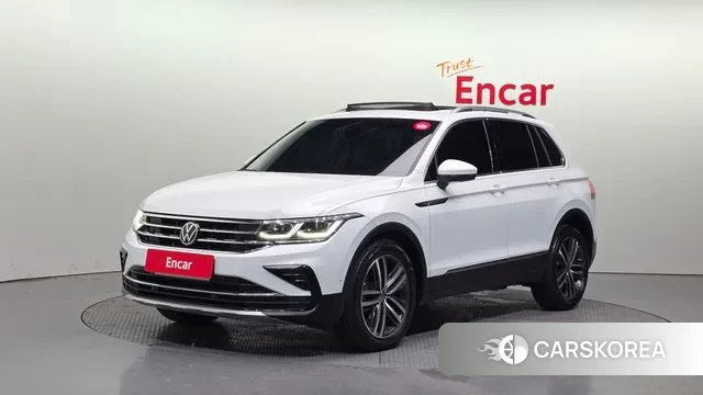 Volkswagen Tiguan second Generation 2022 Белый из Кореи