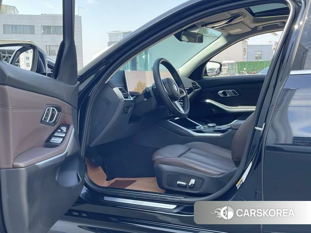 BMW i3 2023 Черный из Китая