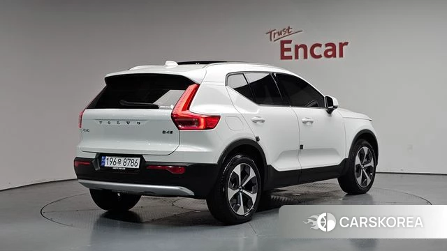 Volvo XC40 2024 Белый из Кореи