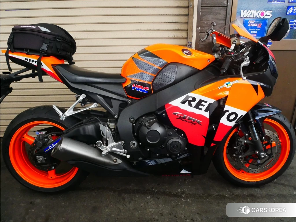 Проданный Honda CBR1000RR 2011 из Японии