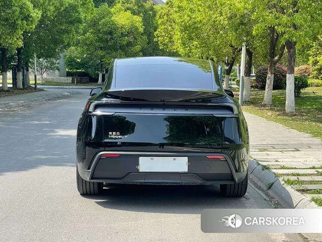 Tesla Model Y 2026 Черный из Китая