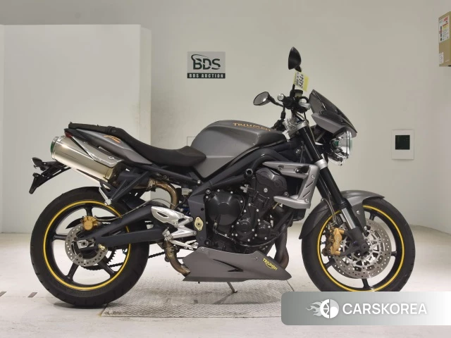 Проданный Triumph STREET TRIPLE R 2010 из Японии