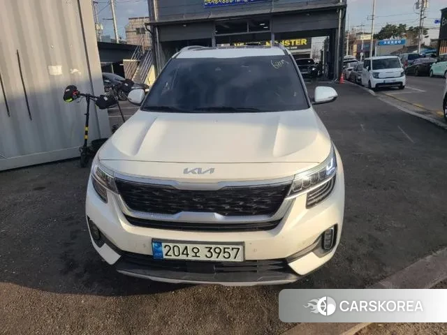 Kia Seltos 2022 Белый из Кореи