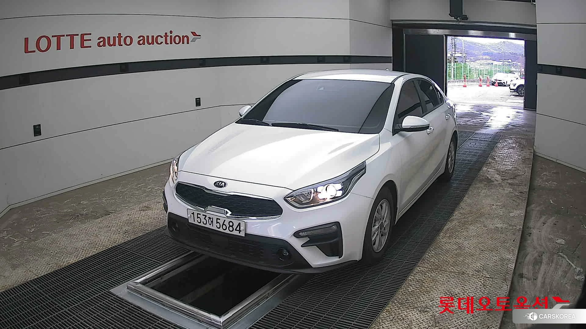 Kia K3 2021 Snow White Pearl из Кореи