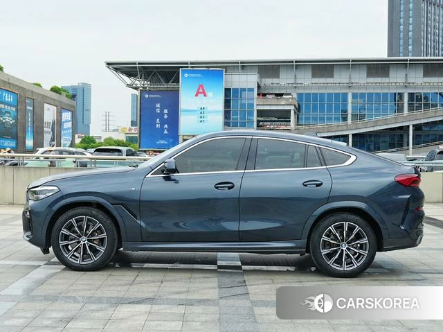 BMW X6 2021 Темно-серый из Китая