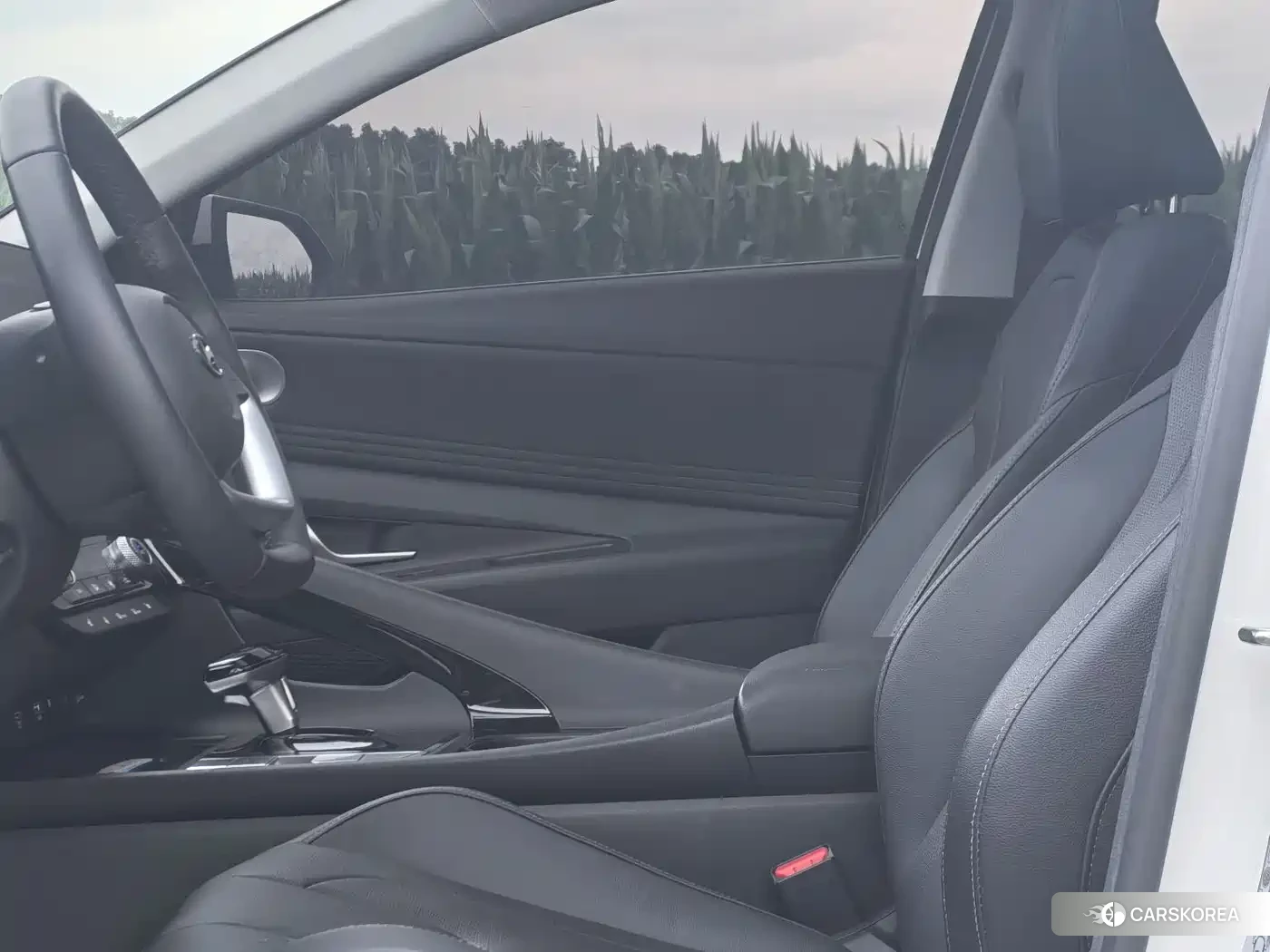 Hyundai Elantra 2023 Белый из Китая