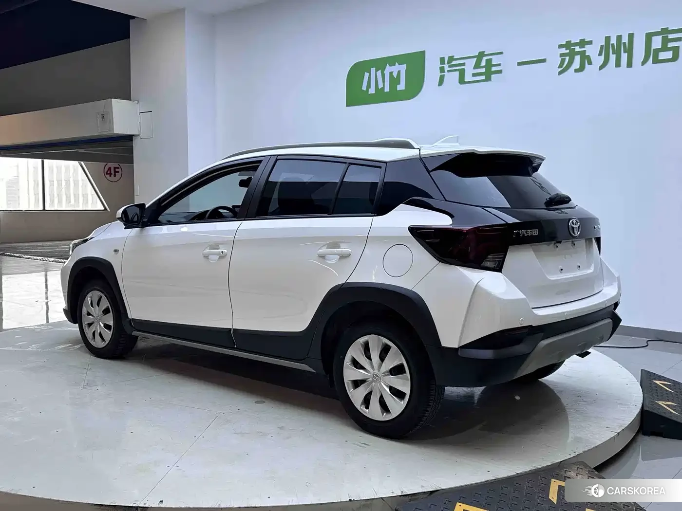 Toyota Yaris L 2023 Белый из Китая