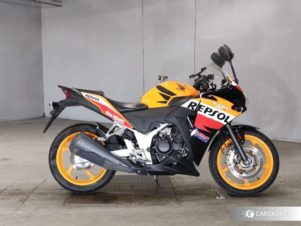 Проданный Honda CBR250R 2013 из Японии