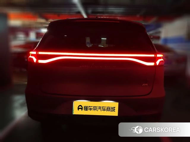 BYD Tang DM 2019 Серебристо-серый из Китая