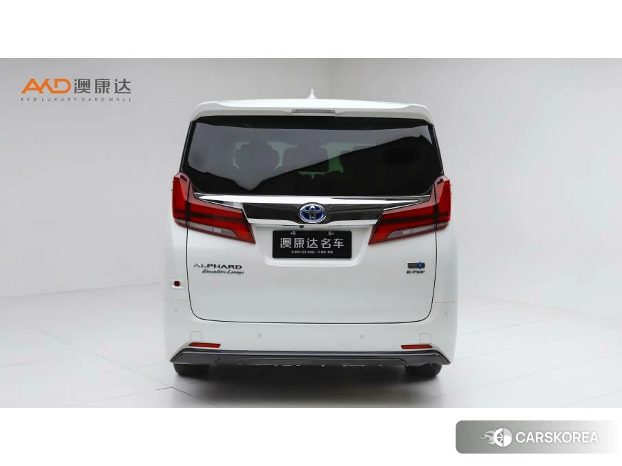 Toyota Elfa 2021 Белый из Китая
