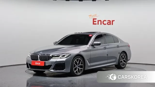 BMW 5 Series (G30) 2023 Серебристо-серый из Кореи