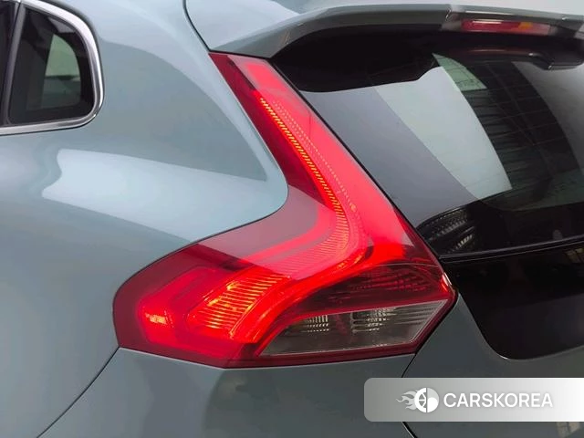 Volvo V40 2018 Синий из Китая