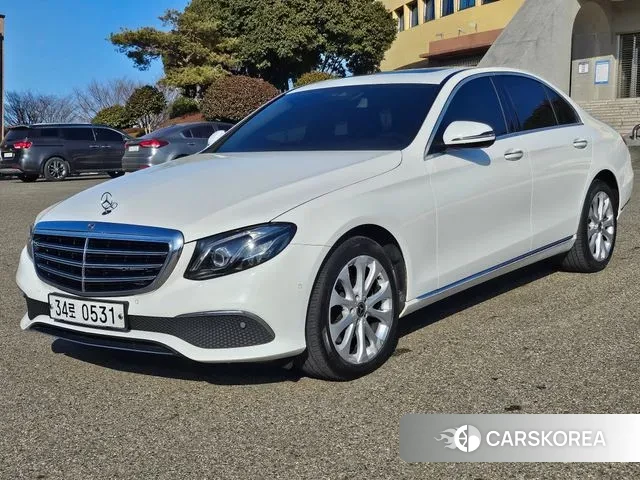 Mercedes-Benz E-Class W213 2019 Белый из Кореи