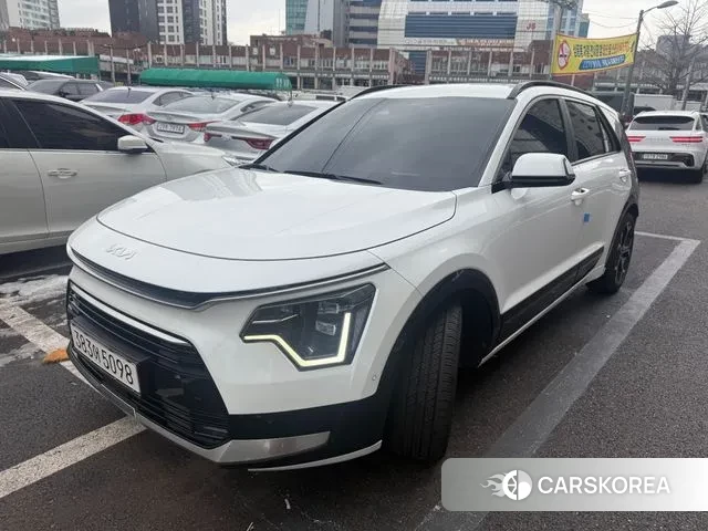 Kia Di Ol Nu Niro 2022 Белый из Кореи