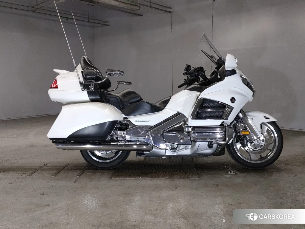Проданный Honda GL1800 2011 из Японии
